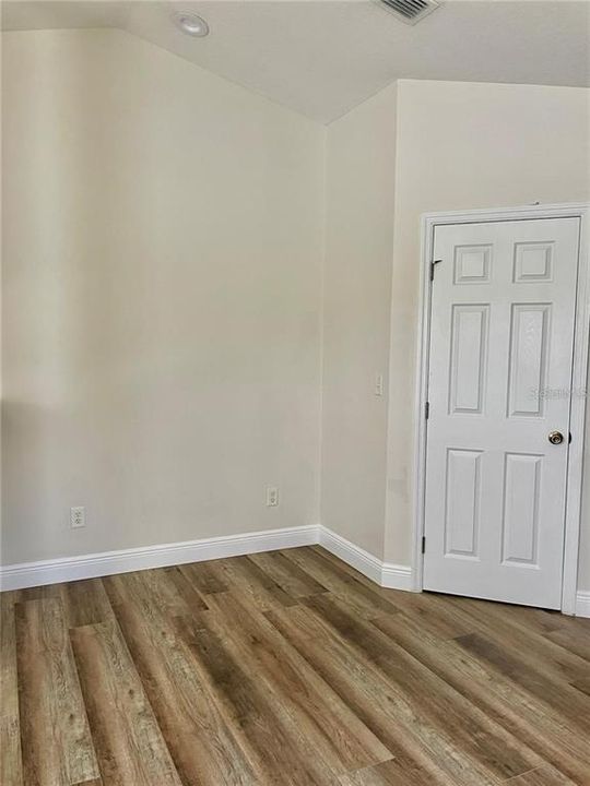 For Rent: $1,950 (3 beds, 2 baths, 1310 Square Feet)