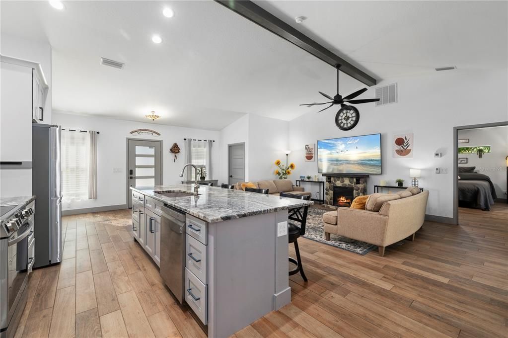 待售: $450,000 (3 贝兹, 2 浴室, 1445 平方英尺)