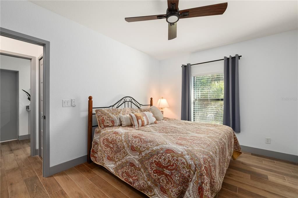 待售: $450,000 (3 贝兹, 2 浴室, 1445 平方英尺)