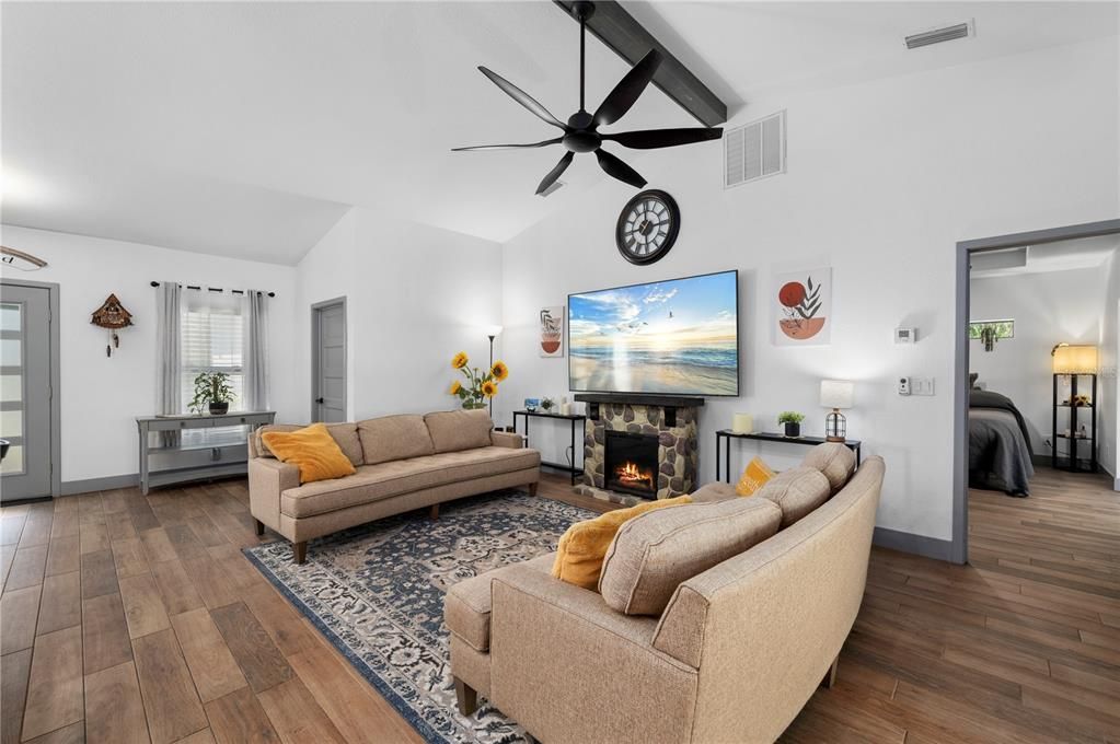 待售: $450,000 (3 贝兹, 2 浴室, 1445 平方英尺)