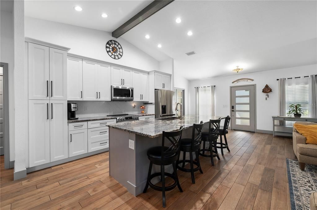 待售: $450,000 (3 贝兹, 2 浴室, 1445 平方英尺)