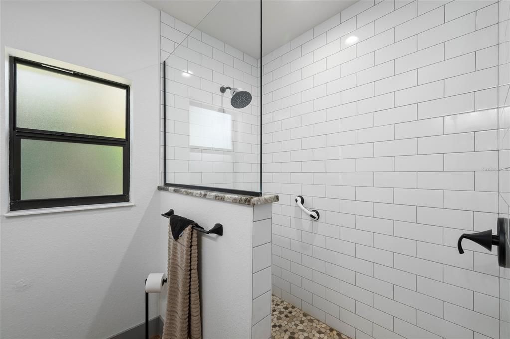 待售: $450,000 (3 贝兹, 2 浴室, 1445 平方英尺)