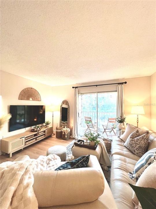 На продажу: $160,000 (1 спален, 1 ванн, 700 Квадратных фут)