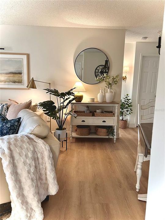 На продажу: $160,000 (1 спален, 1 ванн, 700 Квадратных фут)