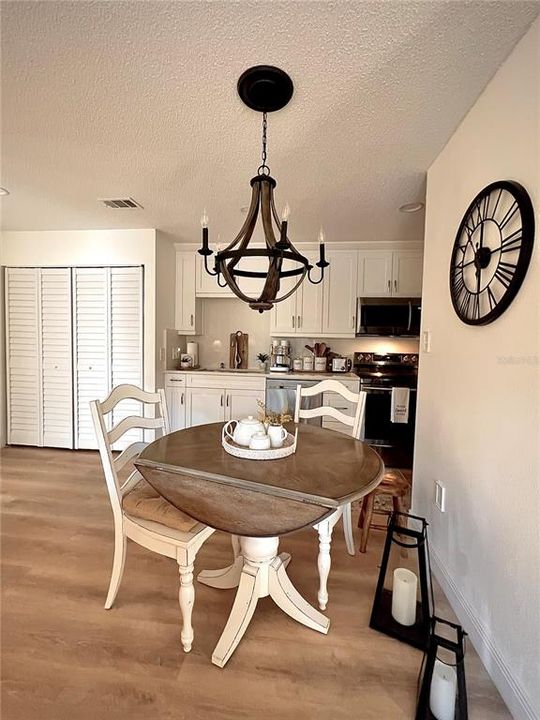 На продажу: $160,000 (1 спален, 1 ванн, 700 Квадратных фут)