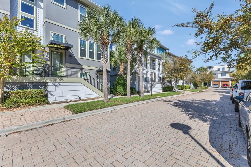 For Sale: $650,000 (4 beds, 3 baths, 2401 Square Feet)