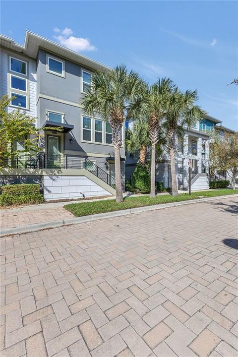 For Sale: $650,000 (4 beds, 3 baths, 2401 Square Feet)