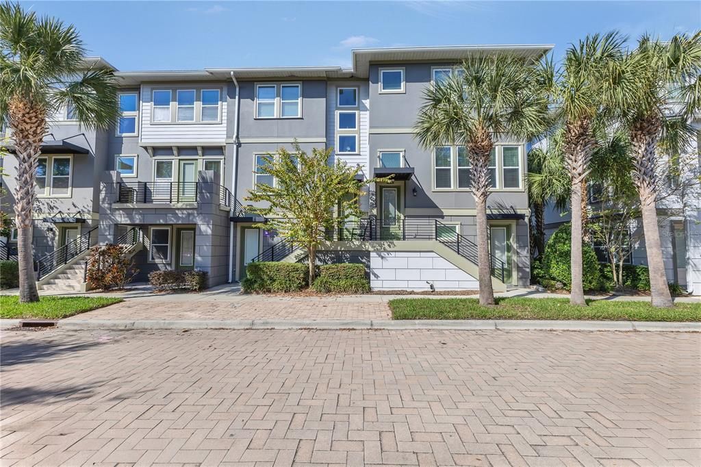 For Sale: $650,000 (4 beds, 3 baths, 2401 Square Feet)