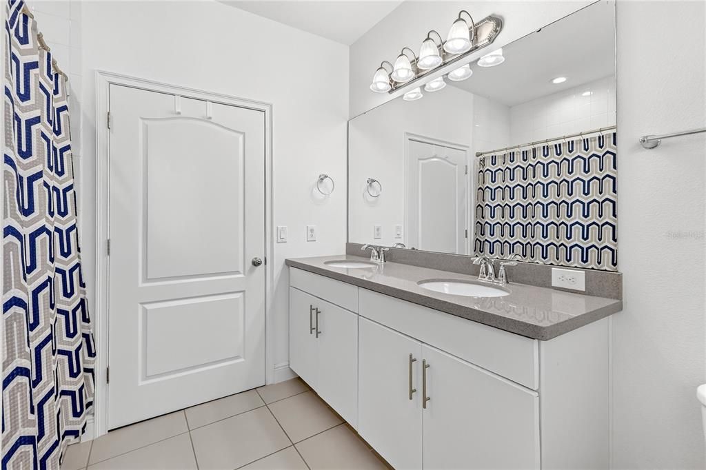 For Sale: $650,000 (4 beds, 3 baths, 2401 Square Feet)