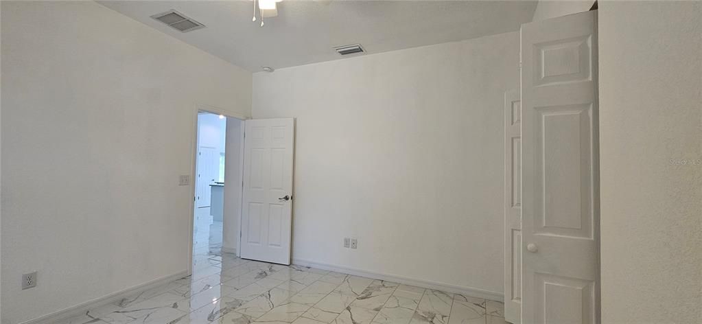 For Sale: $424,900 (3 beds, 2 baths, 1941 Square Feet)