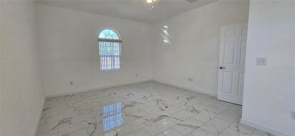 For Sale: $424,900 (3 beds, 2 baths, 1941 Square Feet)