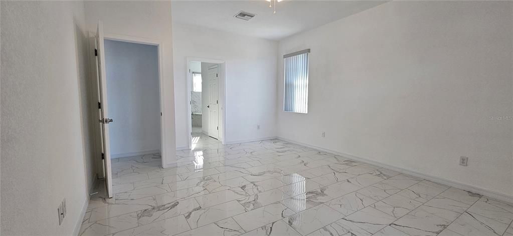 For Sale: $424,900 (3 beds, 2 baths, 1941 Square Feet)