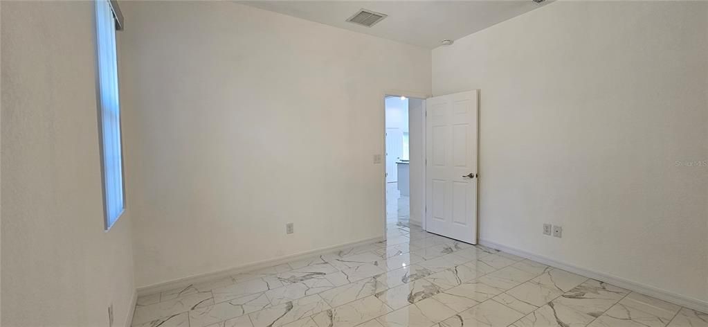 For Sale: $424,900 (3 beds, 2 baths, 1941 Square Feet)