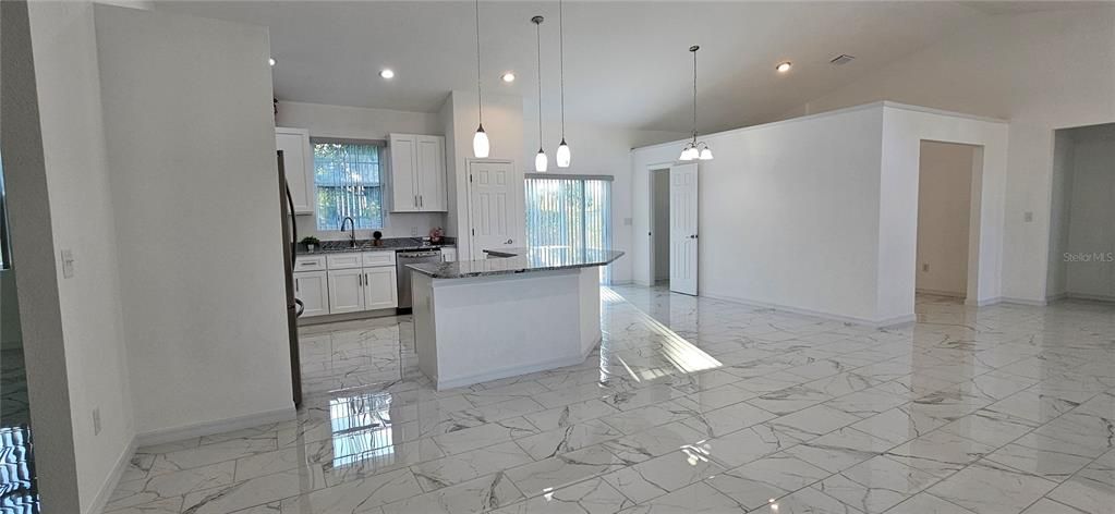 For Sale: $424,900 (3 beds, 2 baths, 1941 Square Feet)