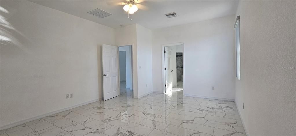 For Sale: $424,900 (3 beds, 2 baths, 1941 Square Feet)