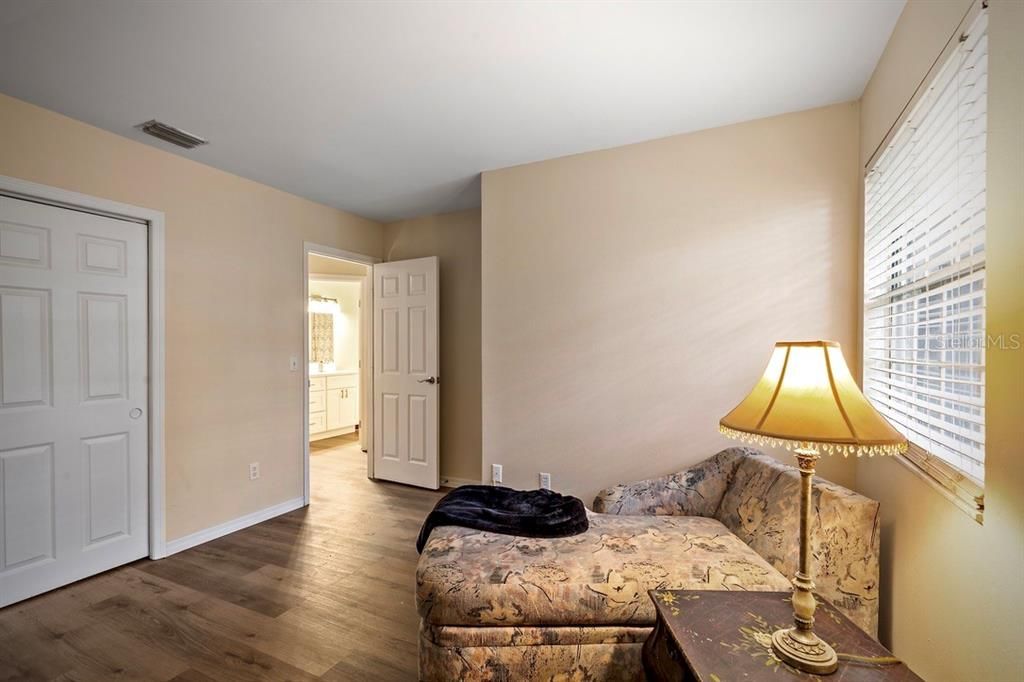 For Sale: $400,000 (3 beds, 2 baths, 1930 Square Feet)