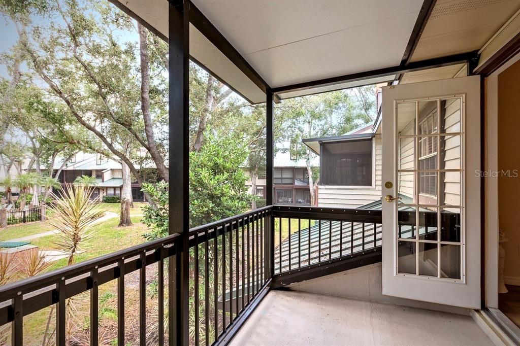 For Sale: $400,000 (3 beds, 2 baths, 1930 Square Feet)