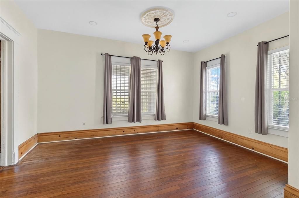 For Sale: $849,900 (6 beds, 3 baths, 3306 Square Feet)