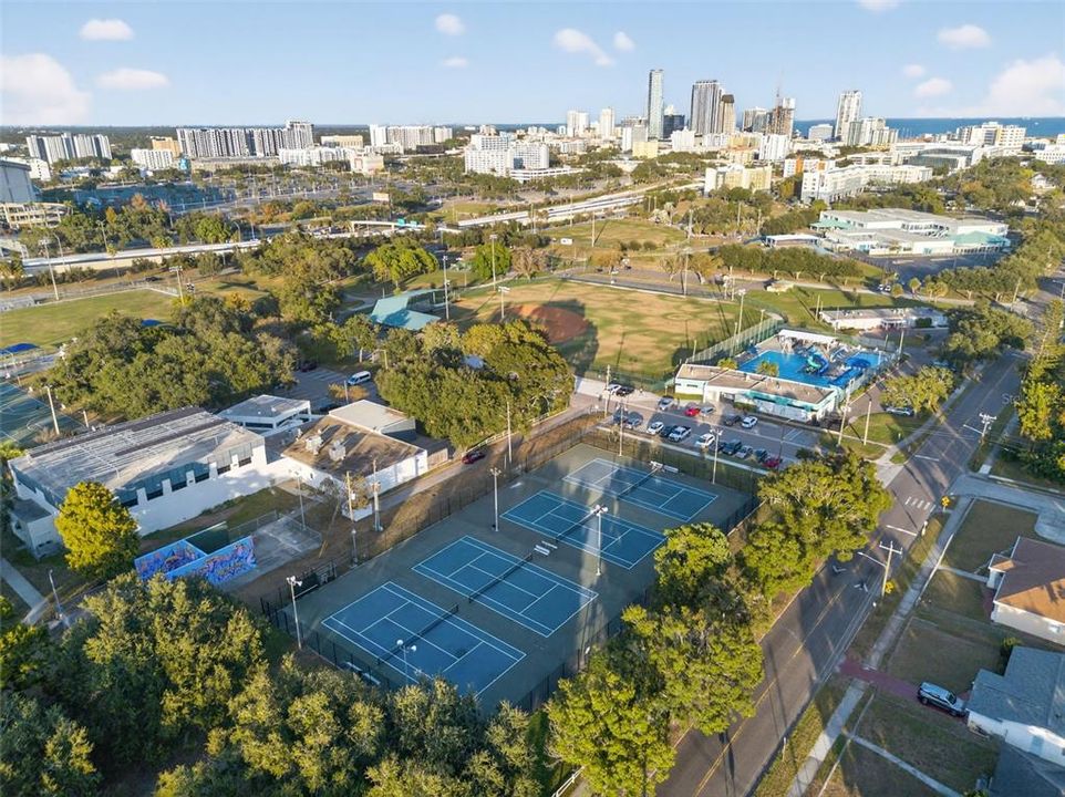 待售: $849,900 (6 贝兹, 3 浴室, 3306 平方英尺)