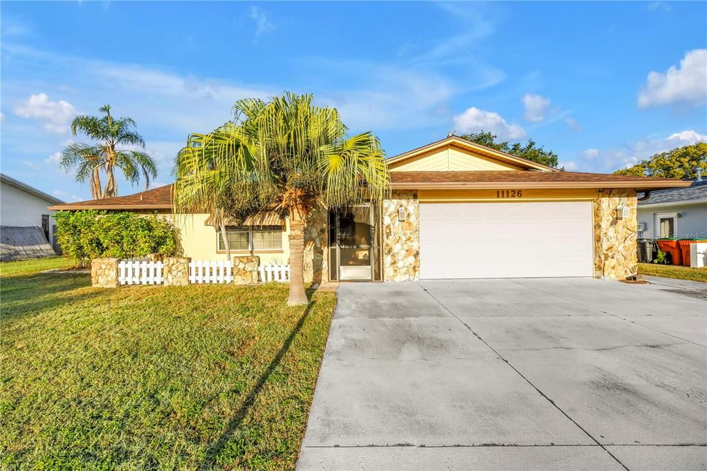 На продажу: $799,900 (4 спален, 2 ванн, 2169 Квадратных фут)