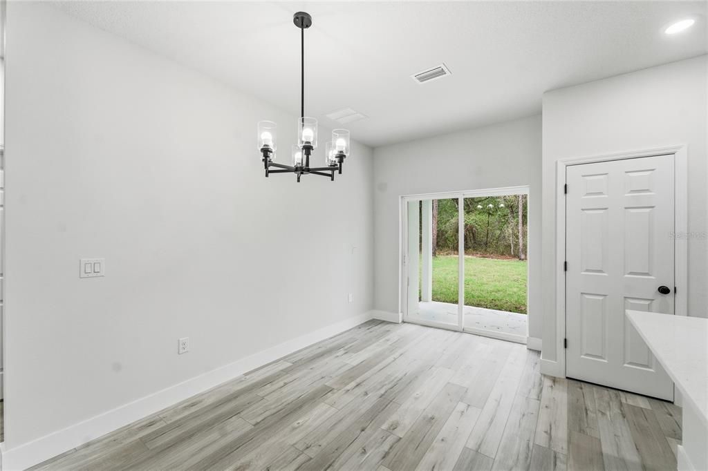 En Venta: $270,000 (3 camas, 2 baños, 1529 Pies cuadrados)