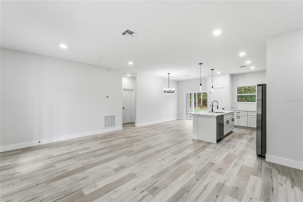 En Venta: $270,000 (3 camas, 2 baños, 1529 Pies cuadrados)