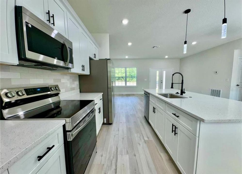 En Venta: $270,000 (3 camas, 2 baños, 1529 Pies cuadrados)