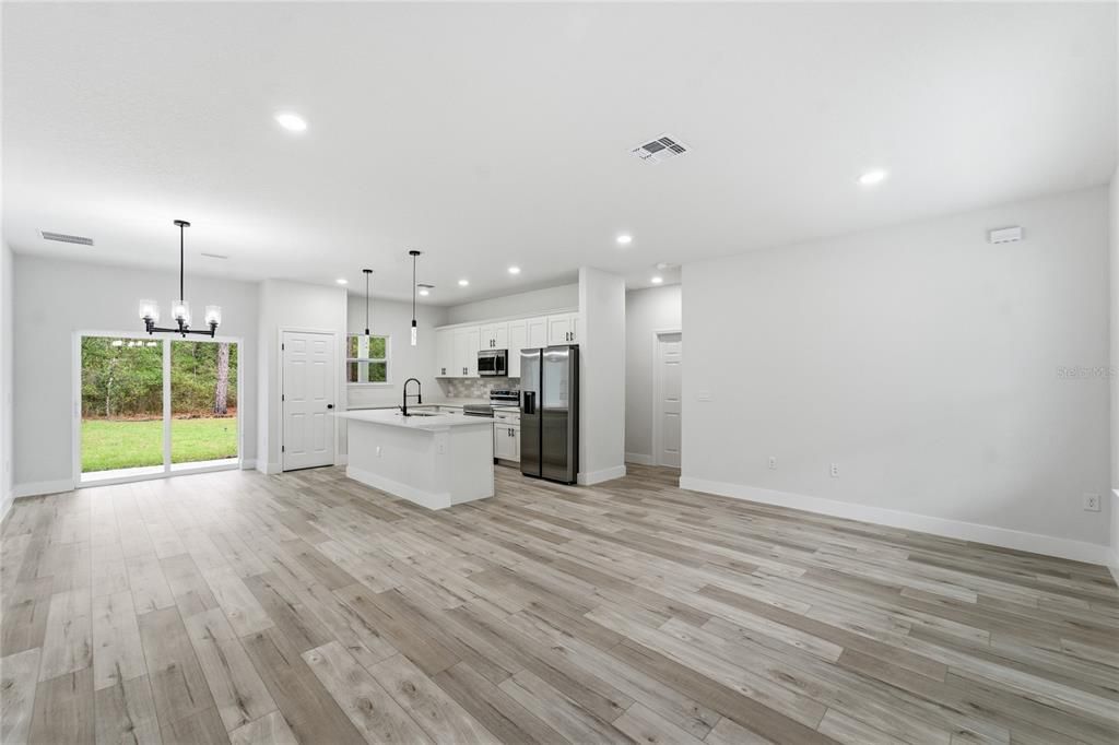 En Venta: $270,000 (3 camas, 2 baños, 1529 Pies cuadrados)