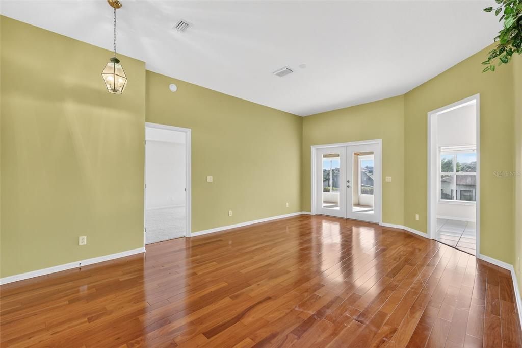 For Sale: $375,000 (3 beds, 2 baths, 2066 Square Feet)