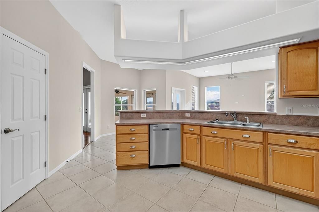 For Sale: $375,000 (3 beds, 2 baths, 2066 Square Feet)