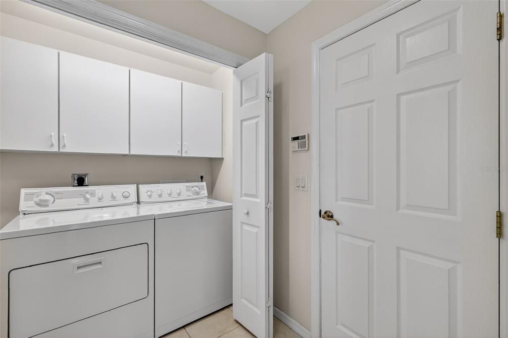 For Sale: $375,000 (3 beds, 2 baths, 2066 Square Feet)