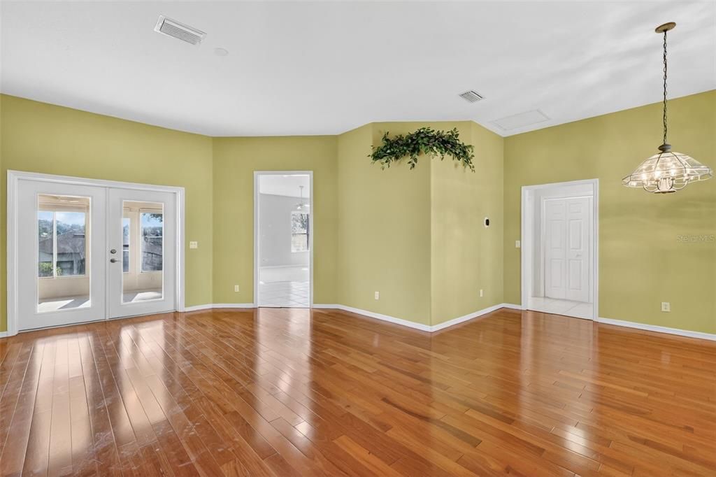 For Sale: $375,000 (3 beds, 2 baths, 2066 Square Feet)