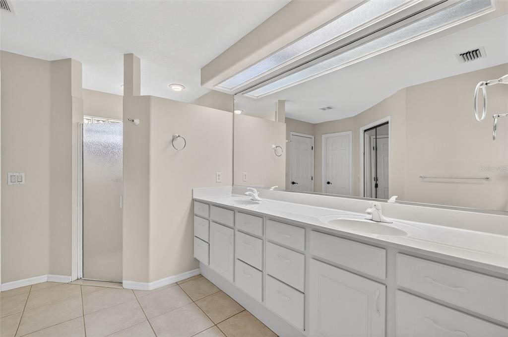 For Sale: $375,000 (3 beds, 2 baths, 2066 Square Feet)