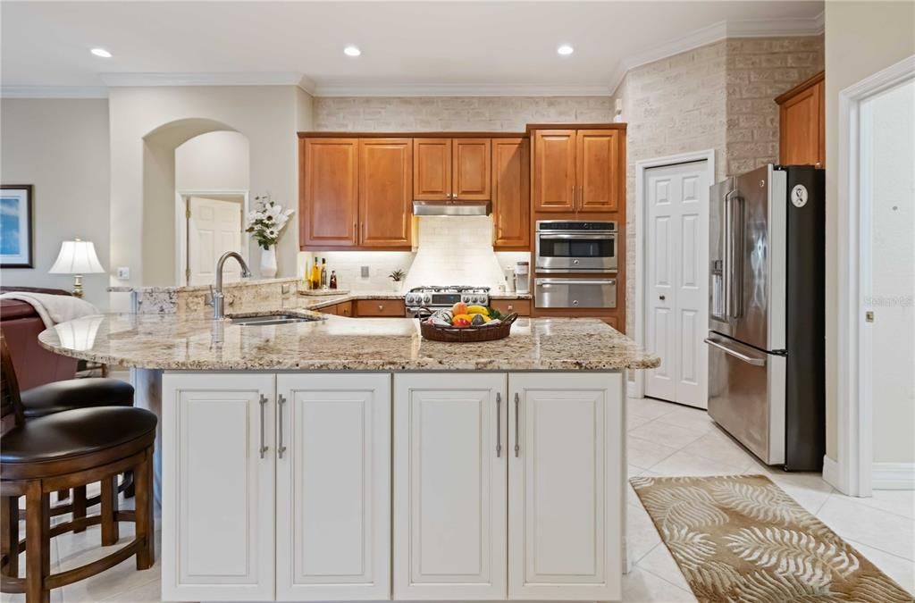 На продажу: $895,000 (4 спален, 3 ванн, 2666 Квадратных фут)