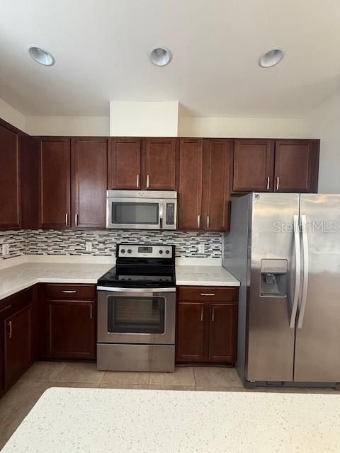 For Rent: $2,550 (3 beds, 2 baths, 1725 Square Feet)