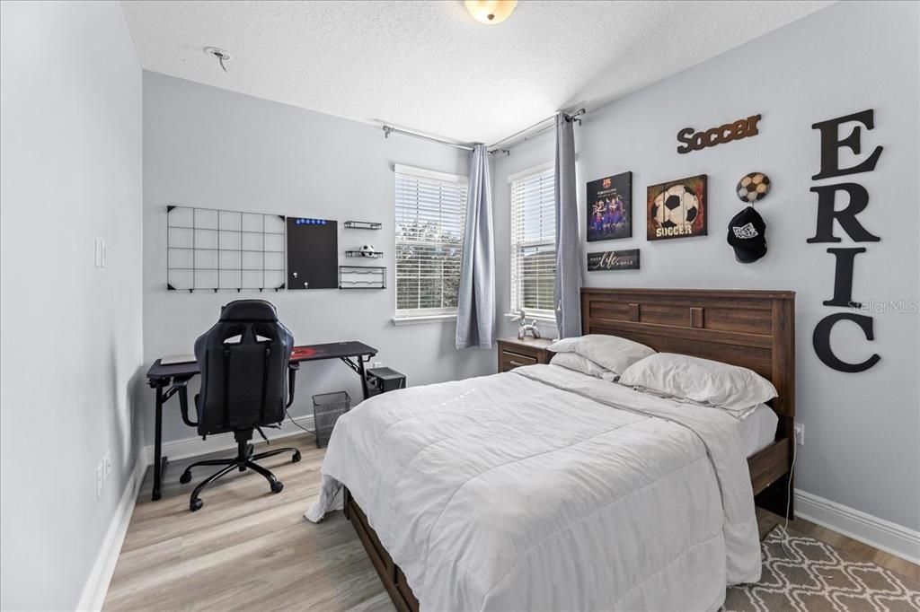 出租: $5,350 (4 贝兹, 3 浴室, 3050 平方英尺)