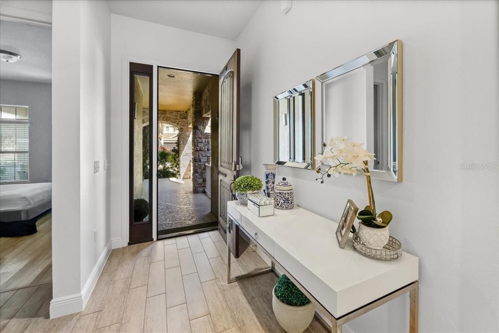 出租: $5,350 (4 贝兹, 3 浴室, 3050 平方英尺)