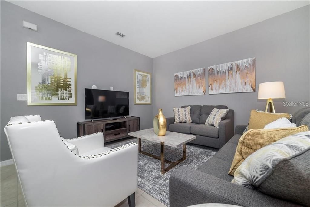 出租: $2,600 (4 贝兹, 4 浴室, 2090 平方英尺)