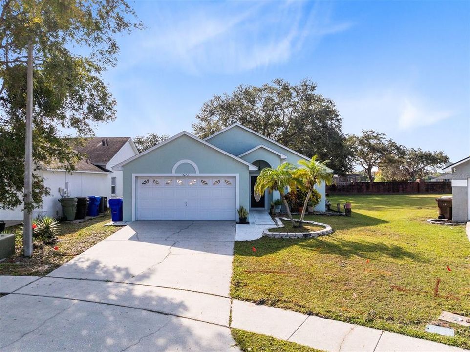 For Sale: $359,900 (3 beds, 2 baths, 1272 Square Feet)