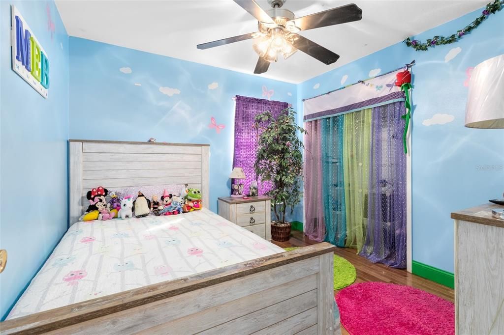 For Sale: $359,900 (3 beds, 2 baths, 1272 Square Feet)