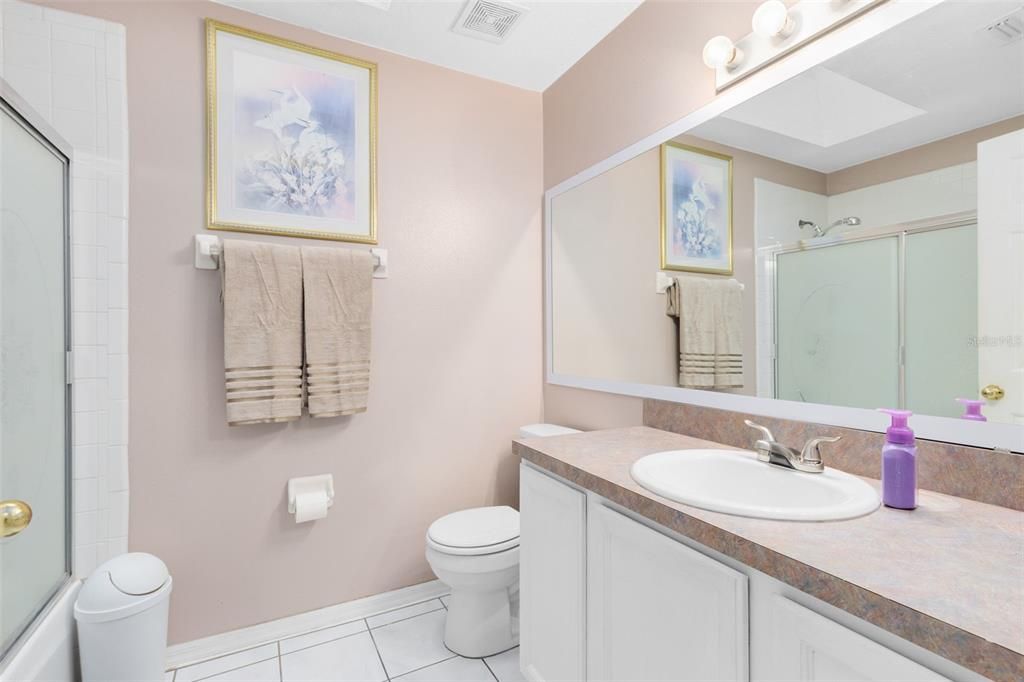 For Sale: $359,900 (3 beds, 2 baths, 1272 Square Feet)