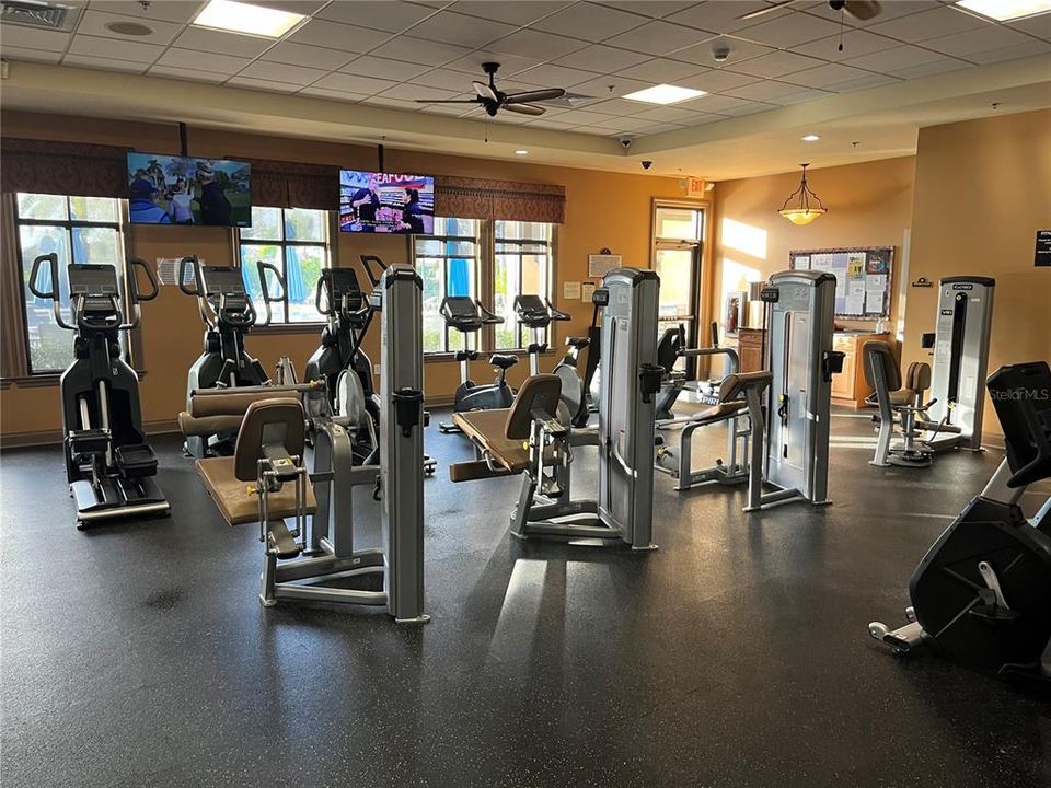 На продажу: $357,900 (2 спален, 2 ванн, 1561 Квадратных фут)