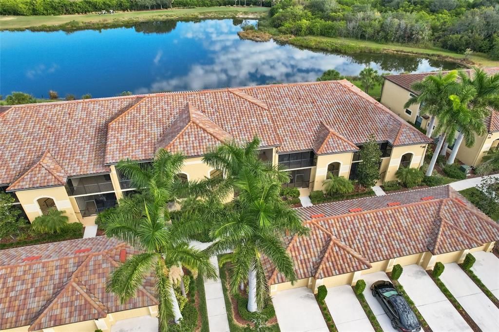 На продажу: $357,900 (2 спален, 2 ванн, 1561 Квадратных фут)