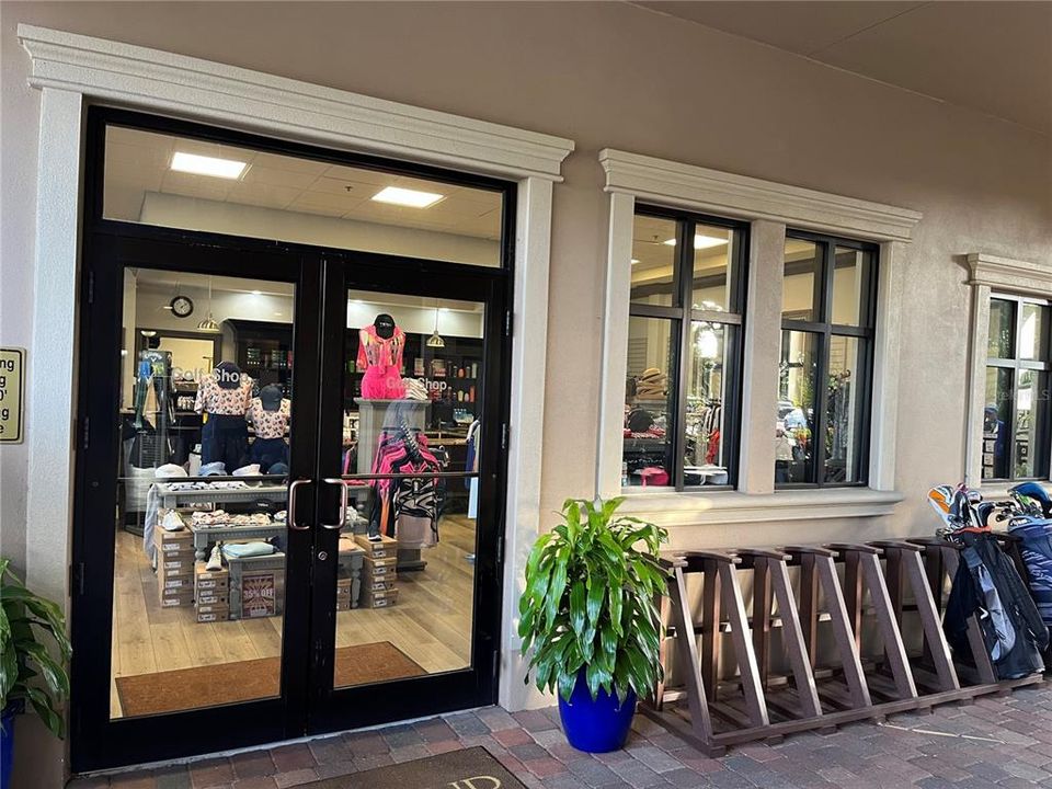 На продажу: $357,900 (2 спален, 2 ванн, 1561 Квадратных фут)