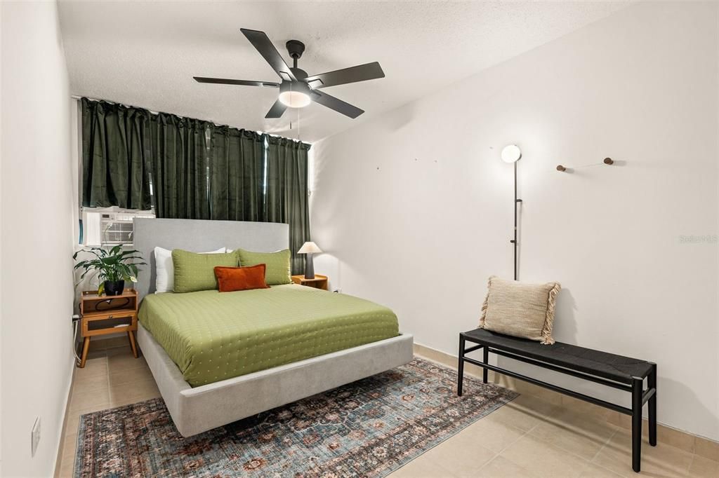 В аренду: $1,800 (3 спален, 1 ванн, 950 Квадратных фут)