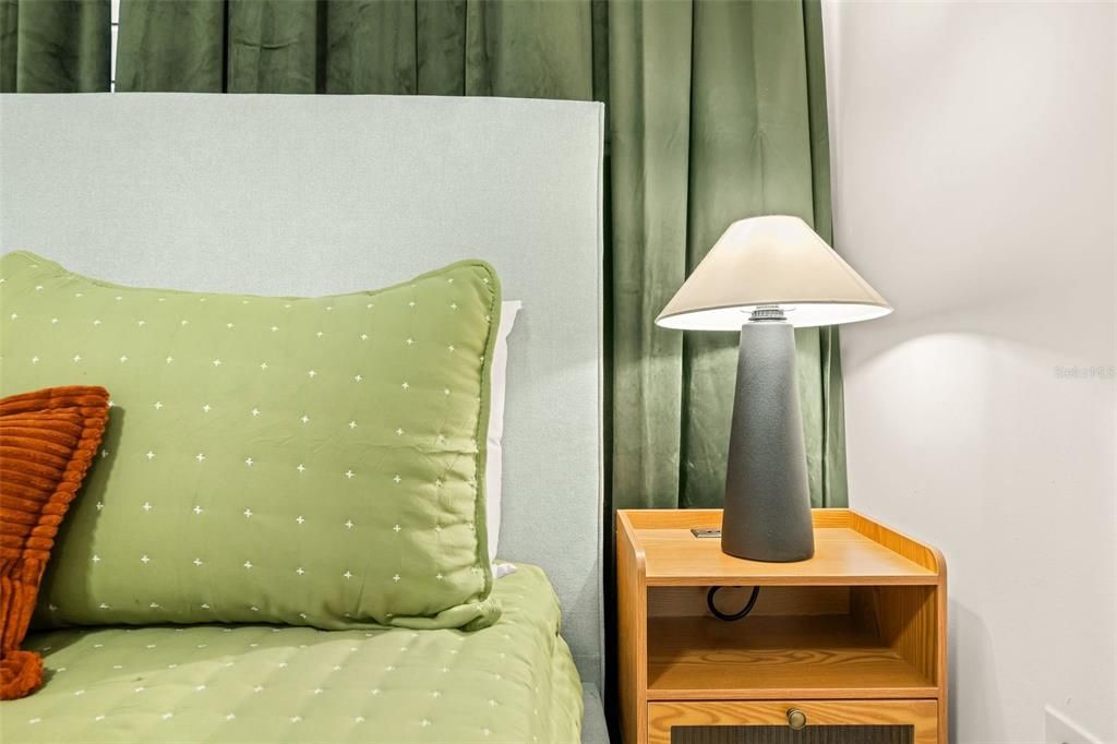 В аренду: $1,800 (3 спален, 1 ванн, 950 Квадратных фут)