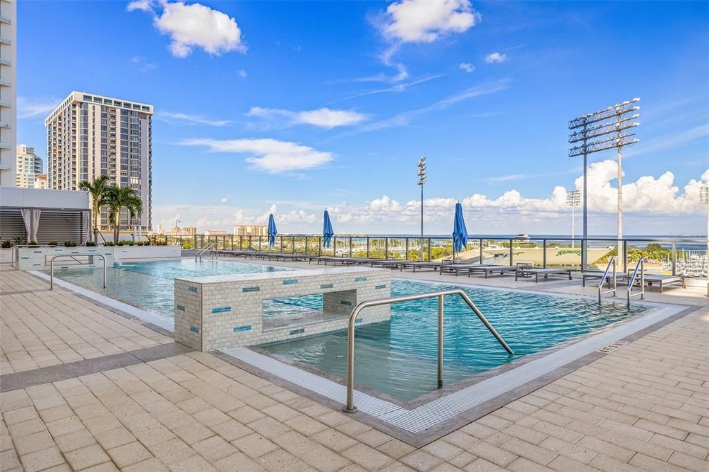 待售: $1,290,000 (2 贝兹, 2 浴室, 1667 平方英尺)