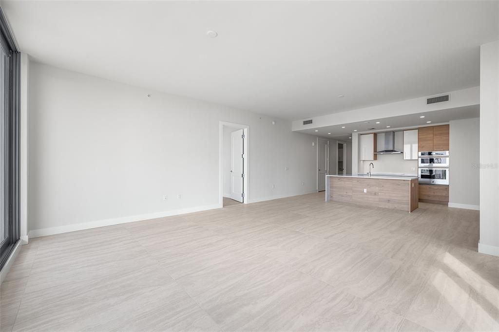 待售: $1,290,000 (2 贝兹, 2 浴室, 1667 平方英尺)