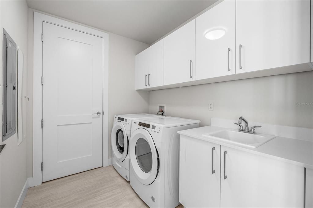 待售: $1,290,000 (2 贝兹, 2 浴室, 1667 平方英尺)