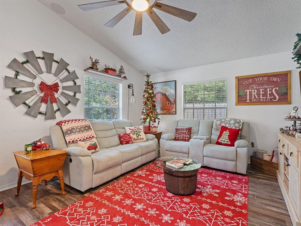 For Sale: $339,000 (3 beds, 2 baths, 1349 Square Feet)